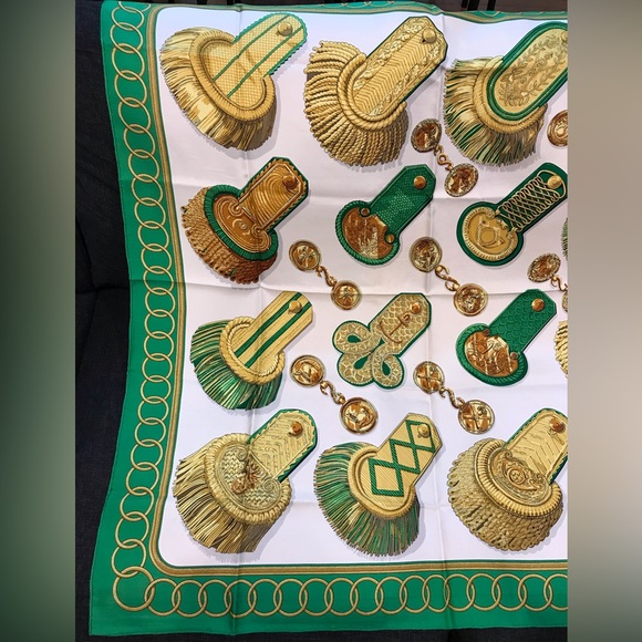 HERMES Carre90 Silk Scarf- 35”x 35”😍💚🔥 - Picture 12 of 17